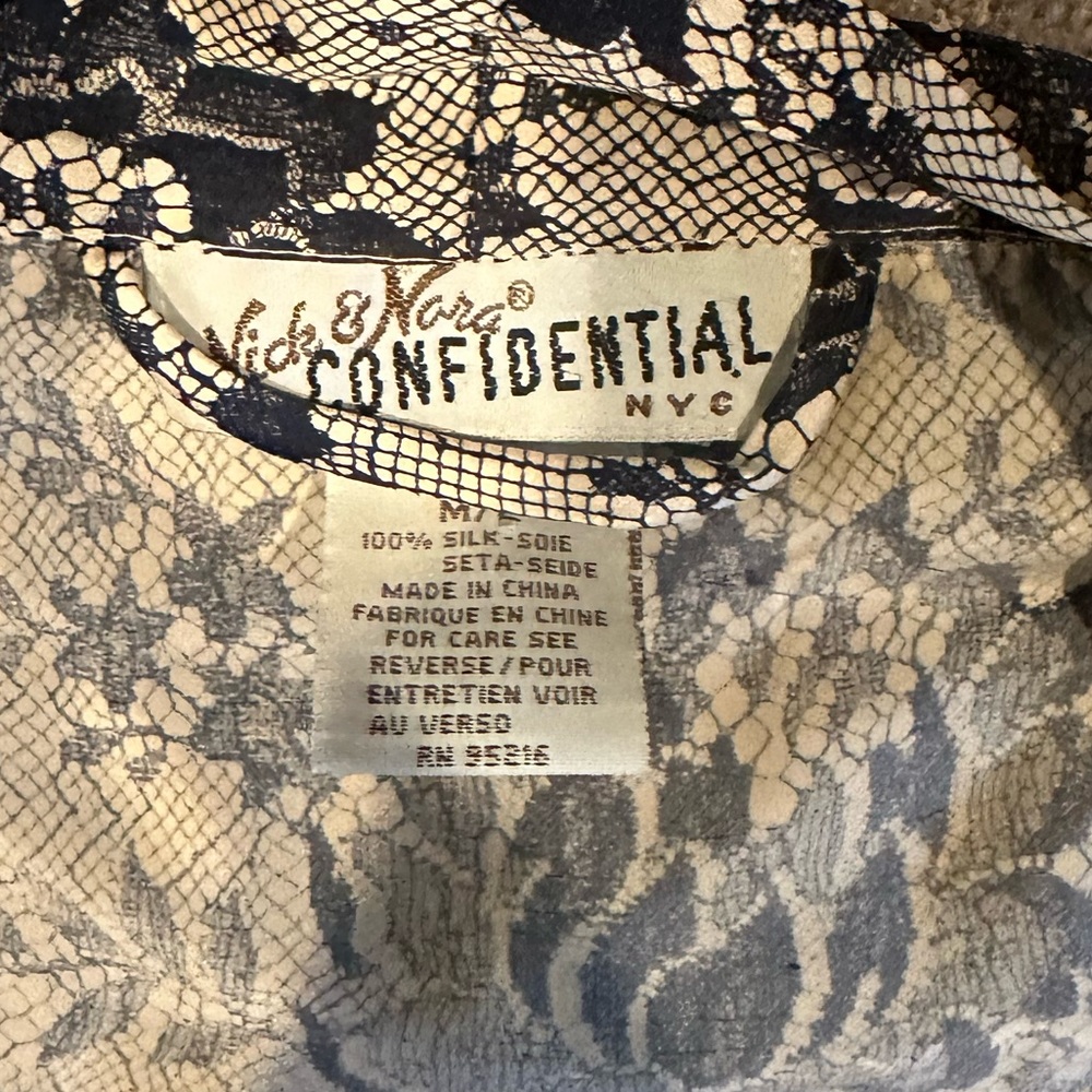 Vintage Silk Robe Lace Pattern - Picture 3 of 4